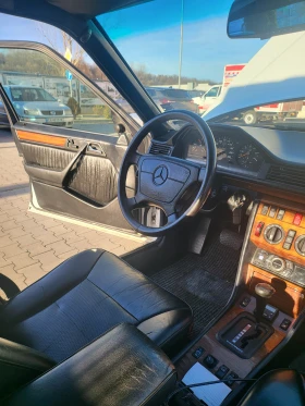 Mercedes-Benz E 300, снимка 12