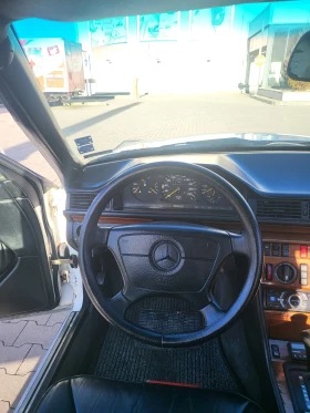 Mercedes-Benz E 300, снимка 9