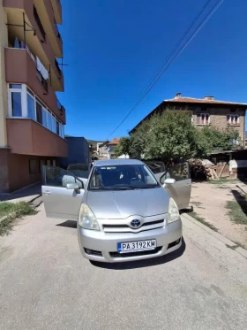 Toyota Corolla verso  - изображение 1