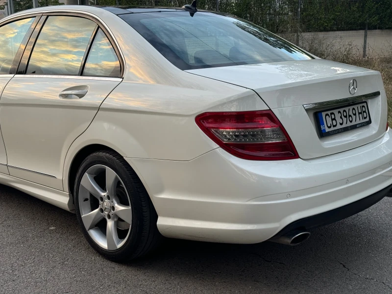 Mercedes-Benz C 320 AMG LINE NAVI PANO, снимка 4 - Автомобили и джипове - 47340649