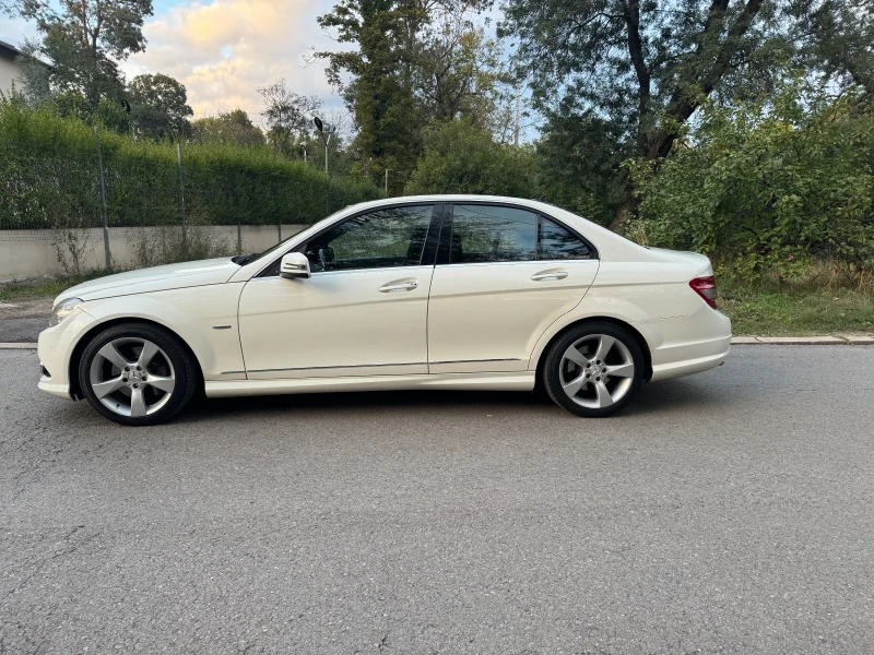 Mercedes-Benz C 320 AMG LINE NAVI PANO, снимка 3 - Автомобили и джипове - 47340649