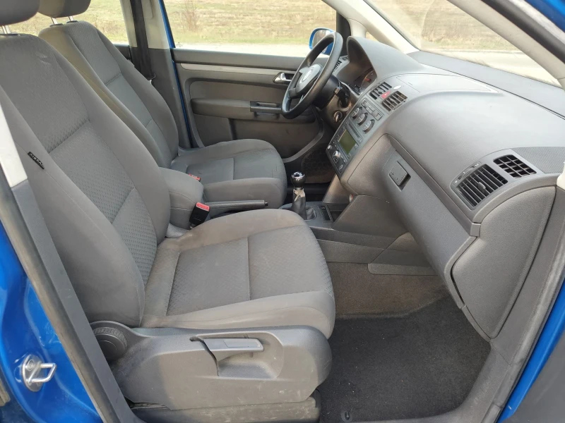 VW Touran 1.9 TDI 105 , снимка 13 - Автомобили и джипове - 48310686