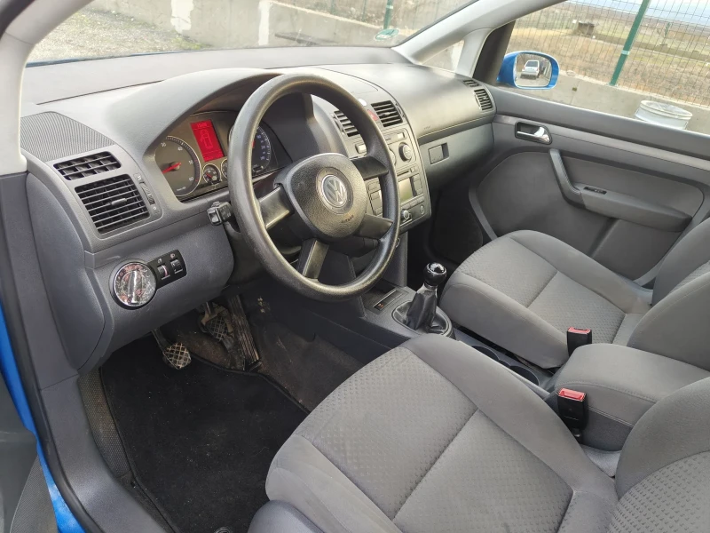 VW Touran 1.9 TDI 105 , снимка 11 - Автомобили и джипове - 48310686