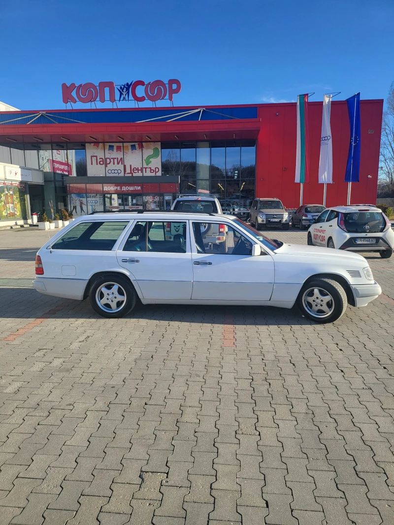 Mercedes-Benz E 300, снимка 1 - Автомобили и джипове - 48599737