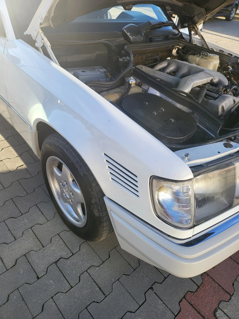 Mercedes-Benz E 300, снимка 15 - Автомобили и джипове - 48599737