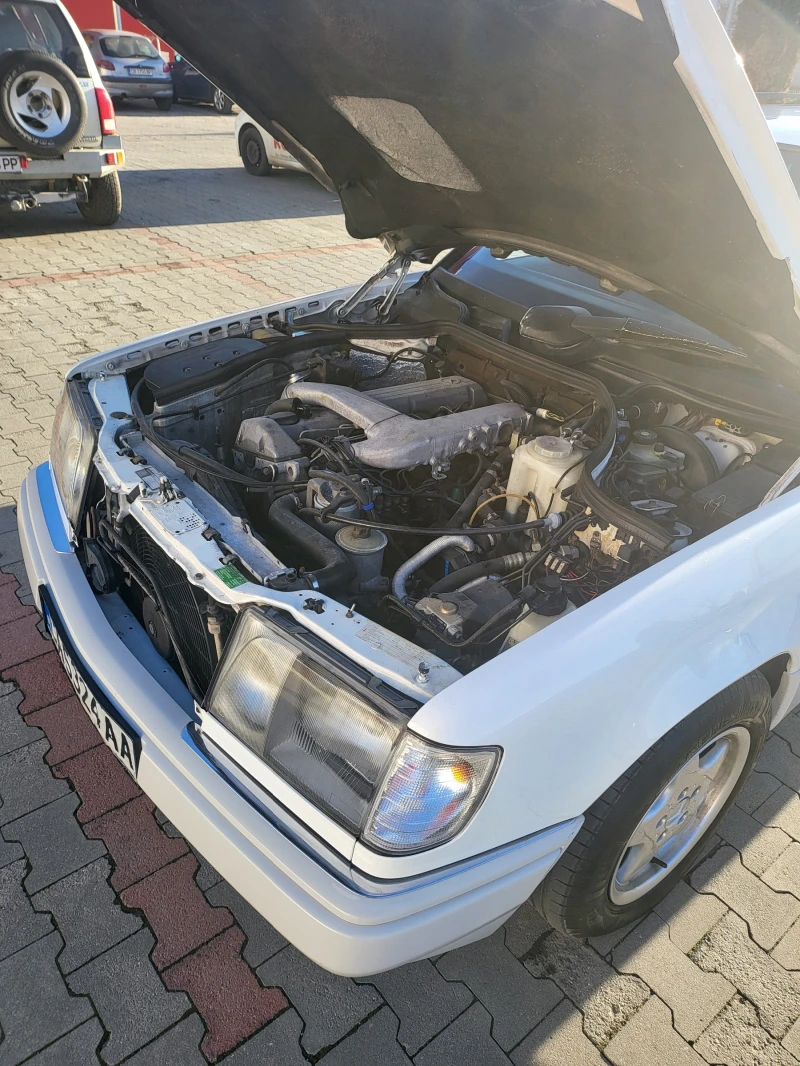 Mercedes-Benz E 300, снимка 13 - Автомобили и джипове - 48599737