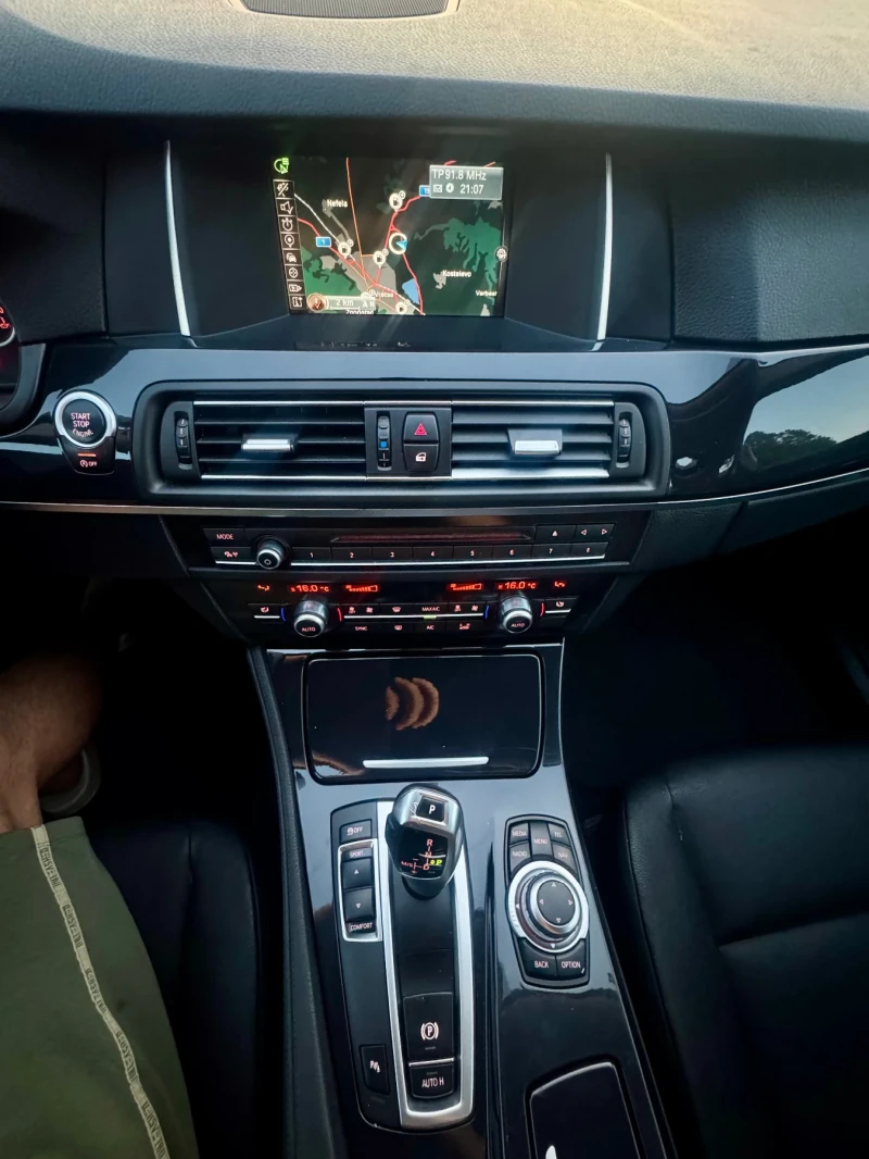 BMW 520 B47 190 к.с. ИТАЛИЯ FACELIFT 2015 ZF8HP, снимка 11 - Автомобили и джипове - 50750529