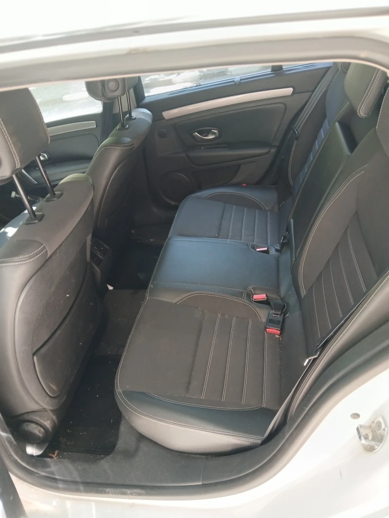 Renault Laguna SPORT-TOURIER 2, 0 150HP, снимка 8 - Автомобили и джипове - 52383873