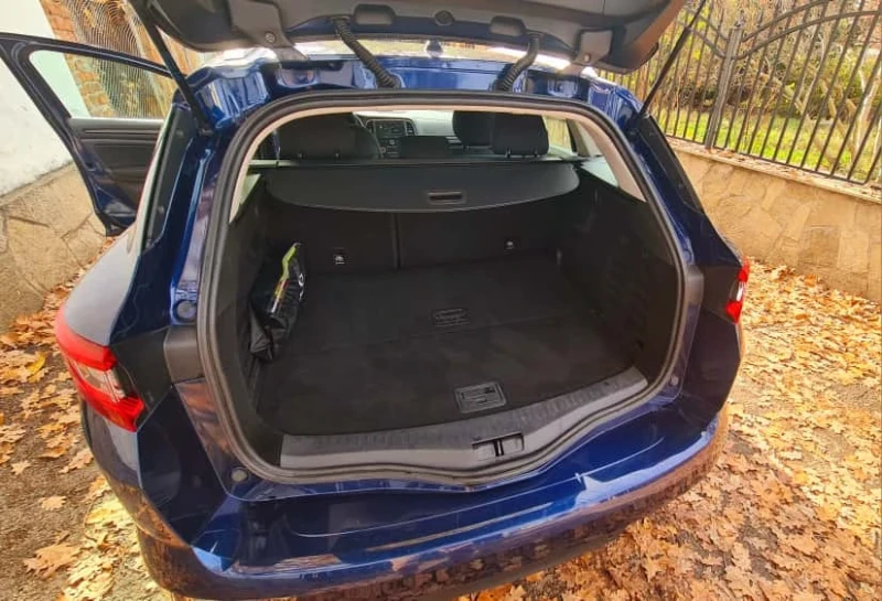 Renault Megane Grandtour 1.5 DCI, снимка 7 - Автомобили и джипове - 52351733