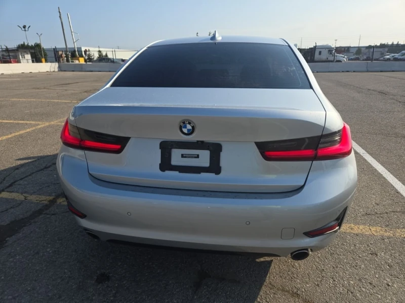 BMW 330 * 330i xDrive * CARFAX * БЕЗ ПЪРВОНАЧАЛНА ВНОСКА, снимка 5 - Автомобили и джипове - 52865802