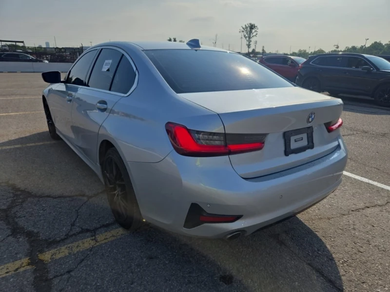 BMW 330 * 330i xDrive * CARFAX * БЕЗ ПЪРВОНАЧАЛНА ВНОСКА, снимка 4 - Автомобили и джипове - 52865802