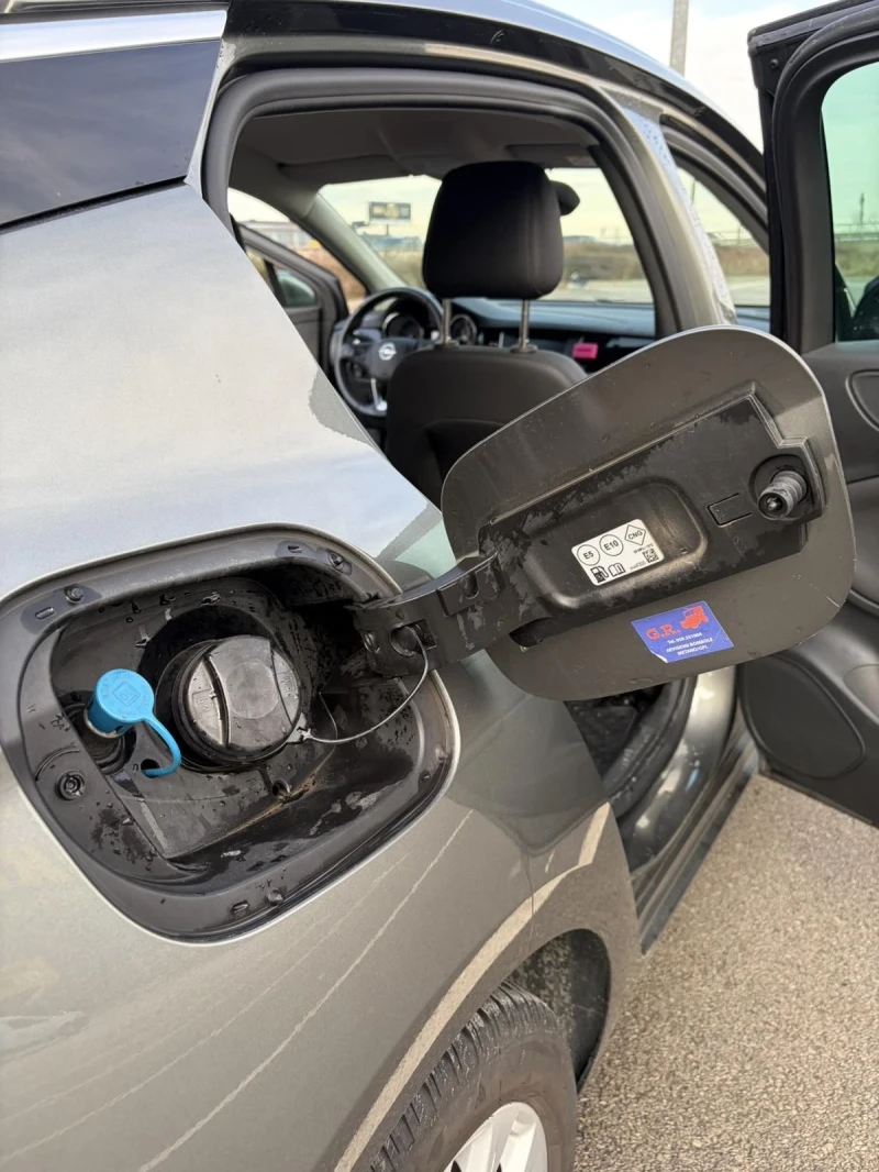 Opel Astra Фабрична Метанова Уредба! CarPlay и камера , снимка 8 - Автомобили и джипове - 53264374