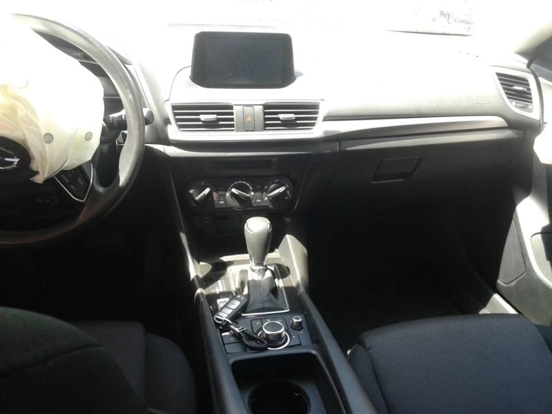 Mazda 3 2.0i, снимка 12 - Автомобили и джипове - 36738068