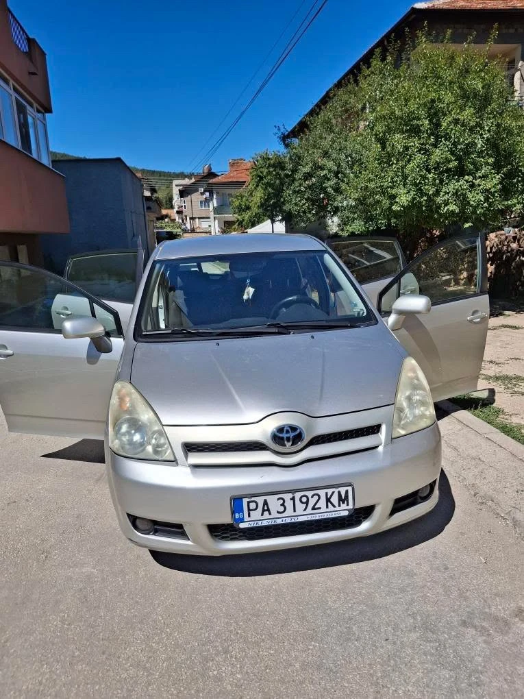 Toyota Corolla verso, снимка 3 - Автомобили и джипове - 52935030