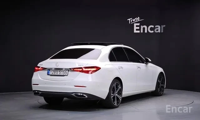 Mercedes-Benz C 300 Avantgarde | W206 | 2023 | Панорамен покрив | , снимка 2 - Автомобили и джипове - 54581859