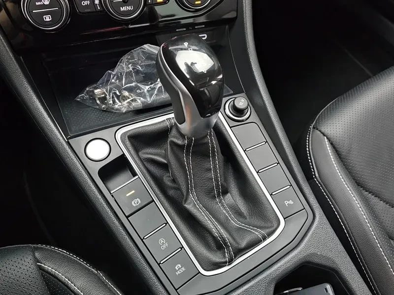 VW Jetta 1.5 Tsi Prestige, снимка 9 - Автомобили и джипове - 55748333