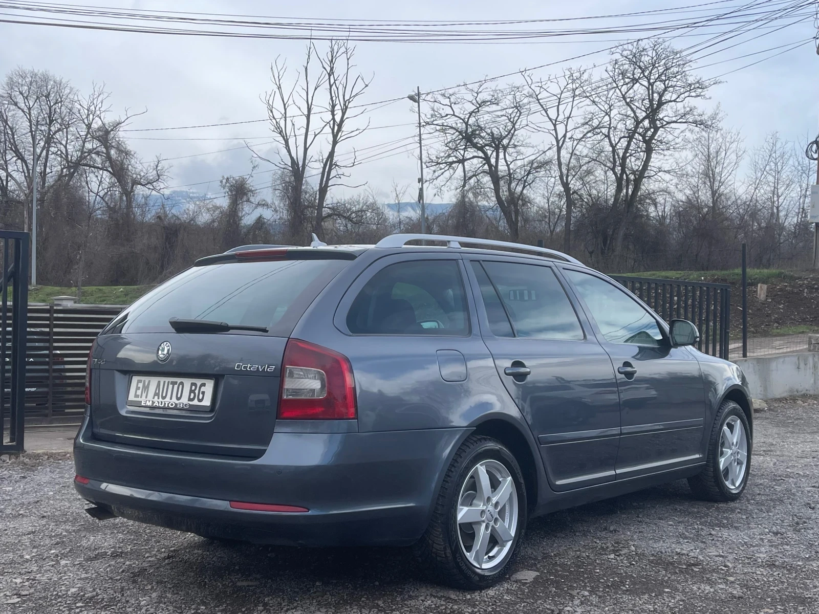 Skoda Octavia 2.0TDI DSG 4x4 НАПЪЛНО ОБСЛУЖЕН - изображение 4