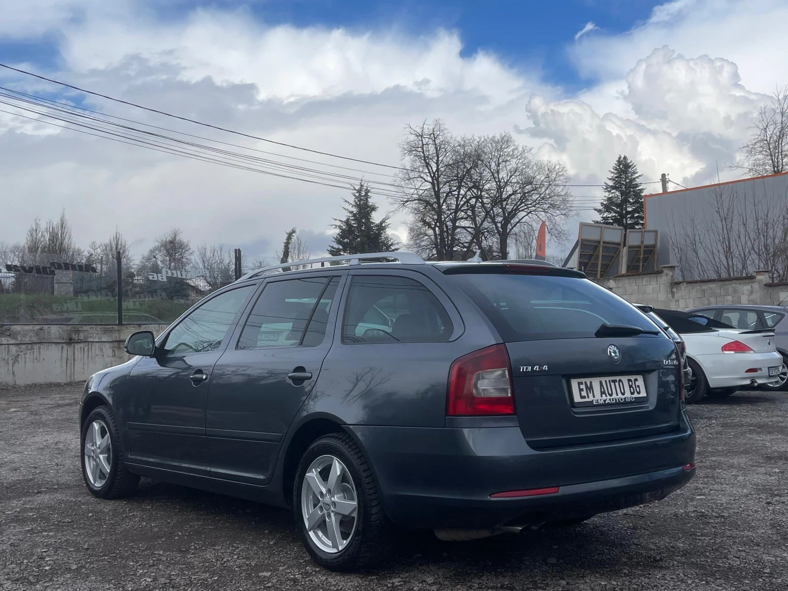 Skoda Octavia 2.0TDI DSG 4x4 НАПЪЛНО ОБСЛУЖЕН - изображение 5