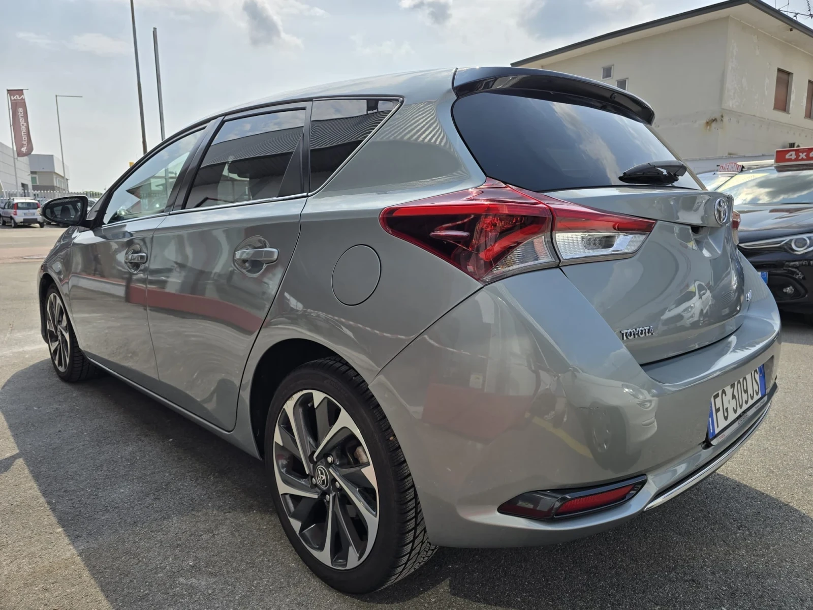 Toyota Auris 1.4 D4D ОЧАКВАН ВНОС - изображение 8