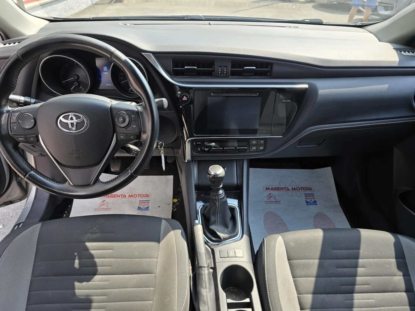 Toyota Auris 1.4 D4D ОЧАКВАН ВНОС - изображение 9