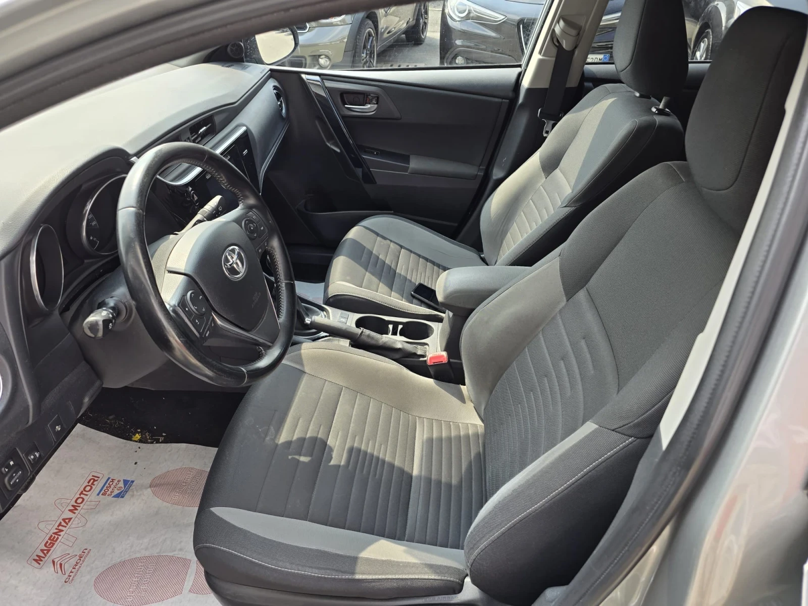 Toyota Auris 1.4 D4D ОЧАКВАН ВНОС - изображение 6