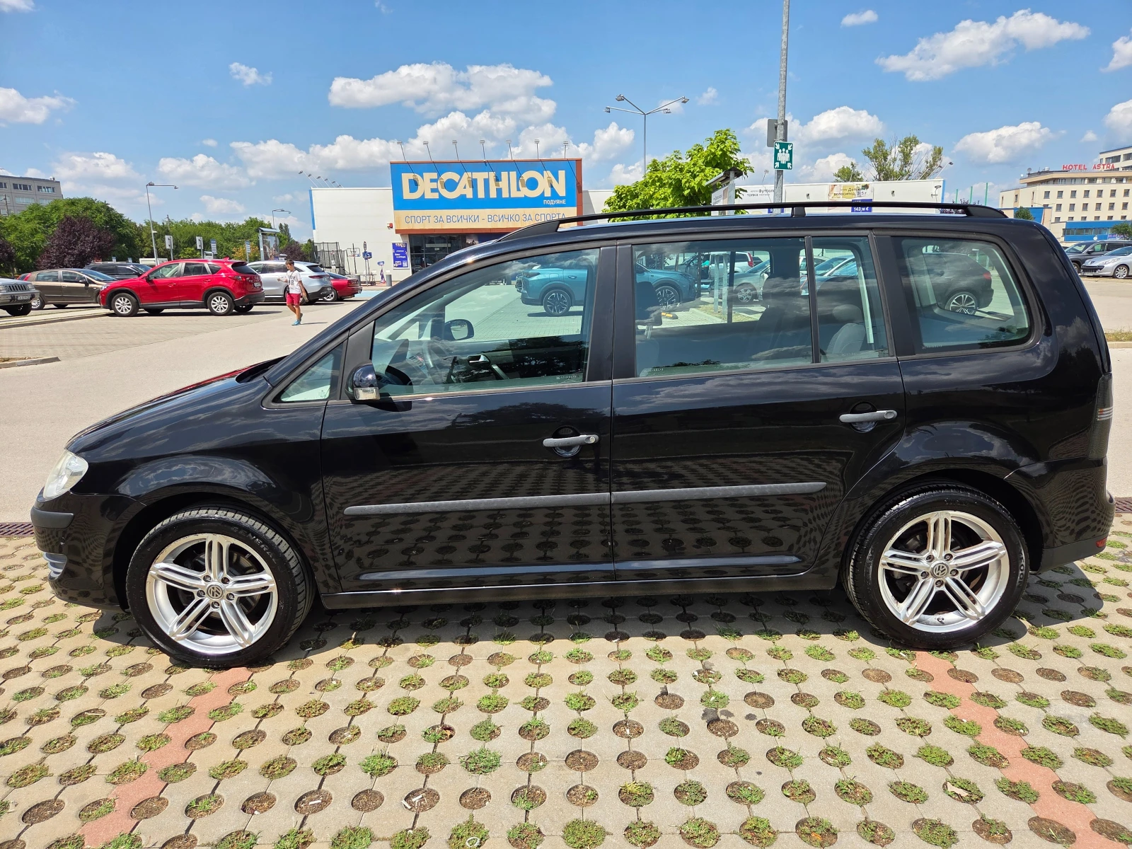 VW Touran 1.4i 16v 140ps - изображение 2