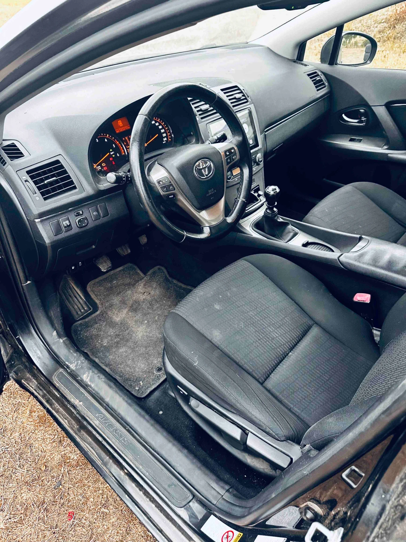 Toyota Avensis D4d - изображение 6