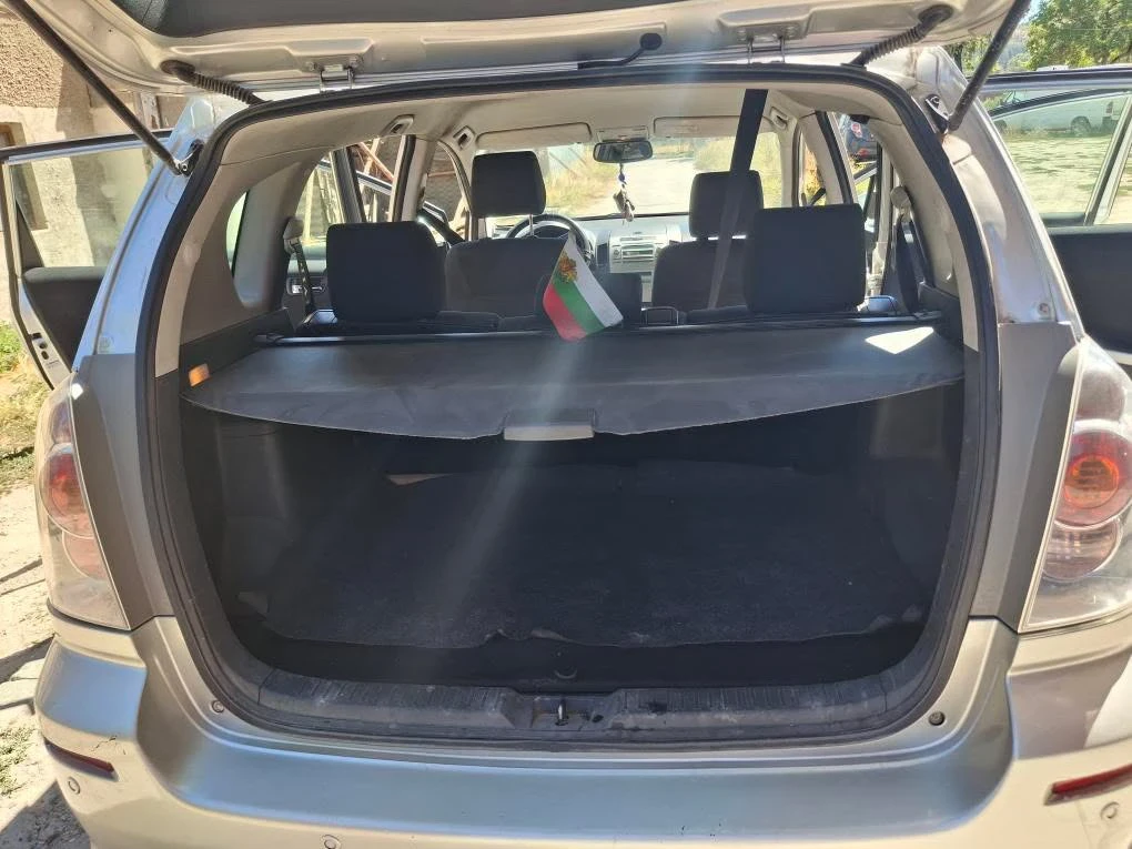 Toyota Corolla verso  - изображение 6