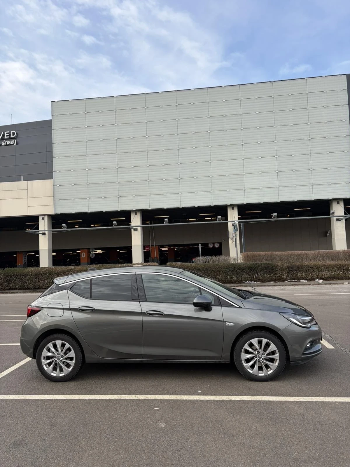 Opel Astra Фабрична Метанова Уредба! CarPlay и камера  - изображение 3