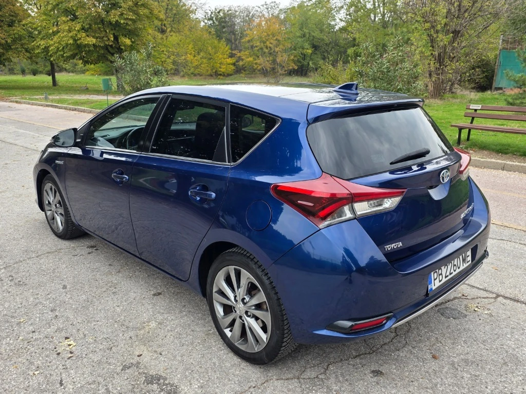 Toyota Auris  - изображение 4