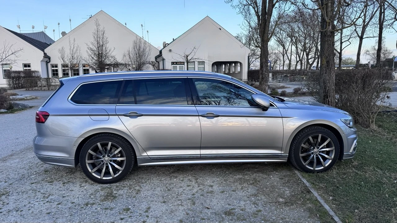 VW Passat 2.0 TDI - R-Line, снимка 4 - Автомобили и джипове - 53759583