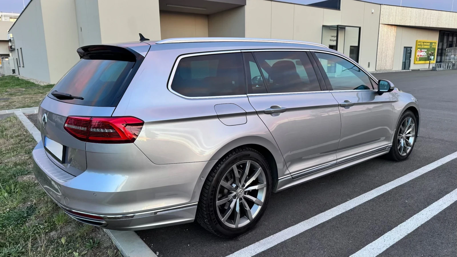 VW Passat 2.0 TDI - R-Line, снимка 8 - Автомобили и джипове - 53759583