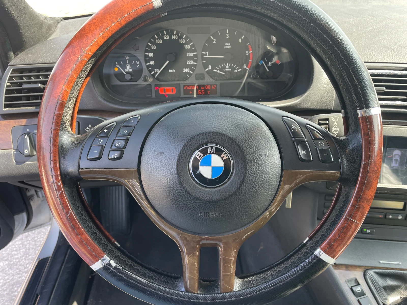 BMW 320 d Navi Top, снимка 8 - Автомобили и джипове - 53832303