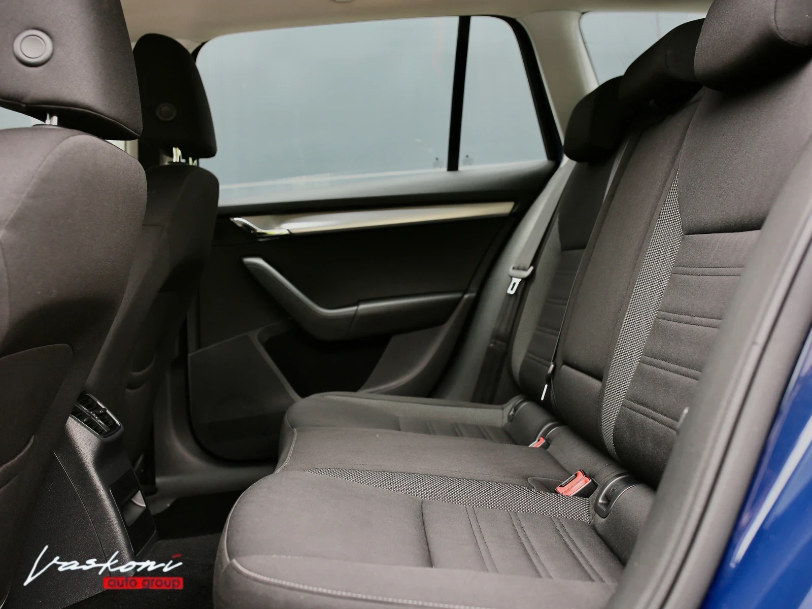 Skoda Octavia 1.6 TDI Facelift, снимка 15 - Автомобили и джипове - 54485636