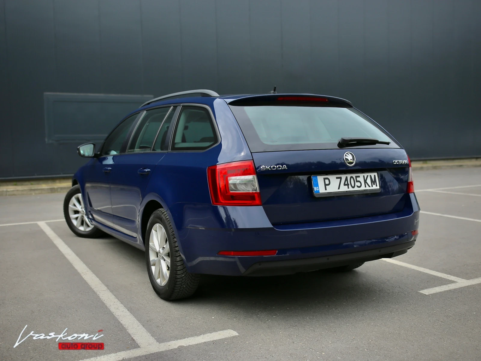 Skoda Octavia 1.6 TDI Facelift, снимка 3 - Автомобили и джипове - 54485636