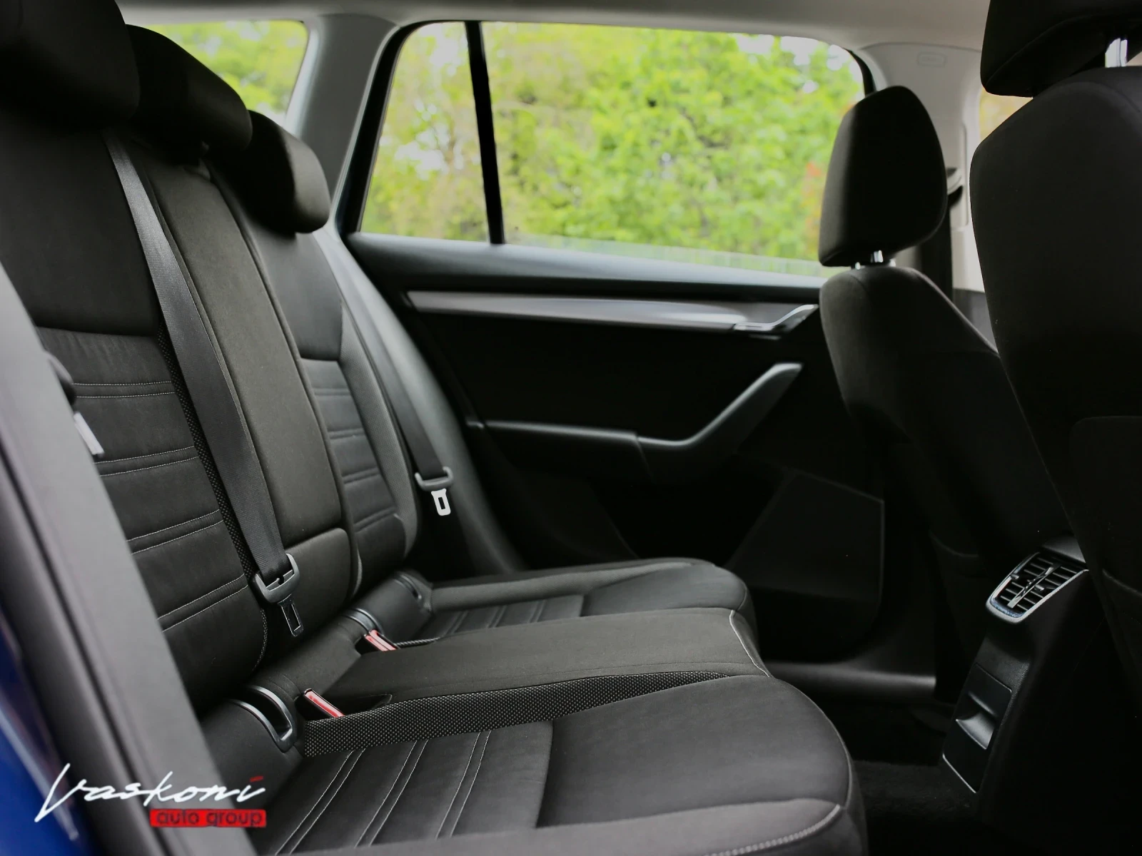 Skoda Octavia 1.6 TDI Facelift, снимка 17 - Автомобили и джипове - 54485636