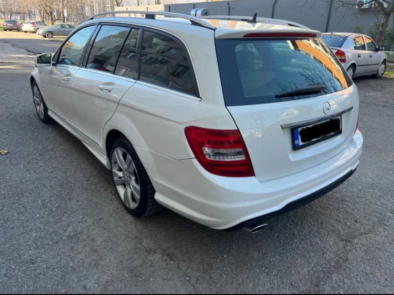 Mercedes-Benz C 220, снимка 3 - Автомобили и джипове - 54549312
