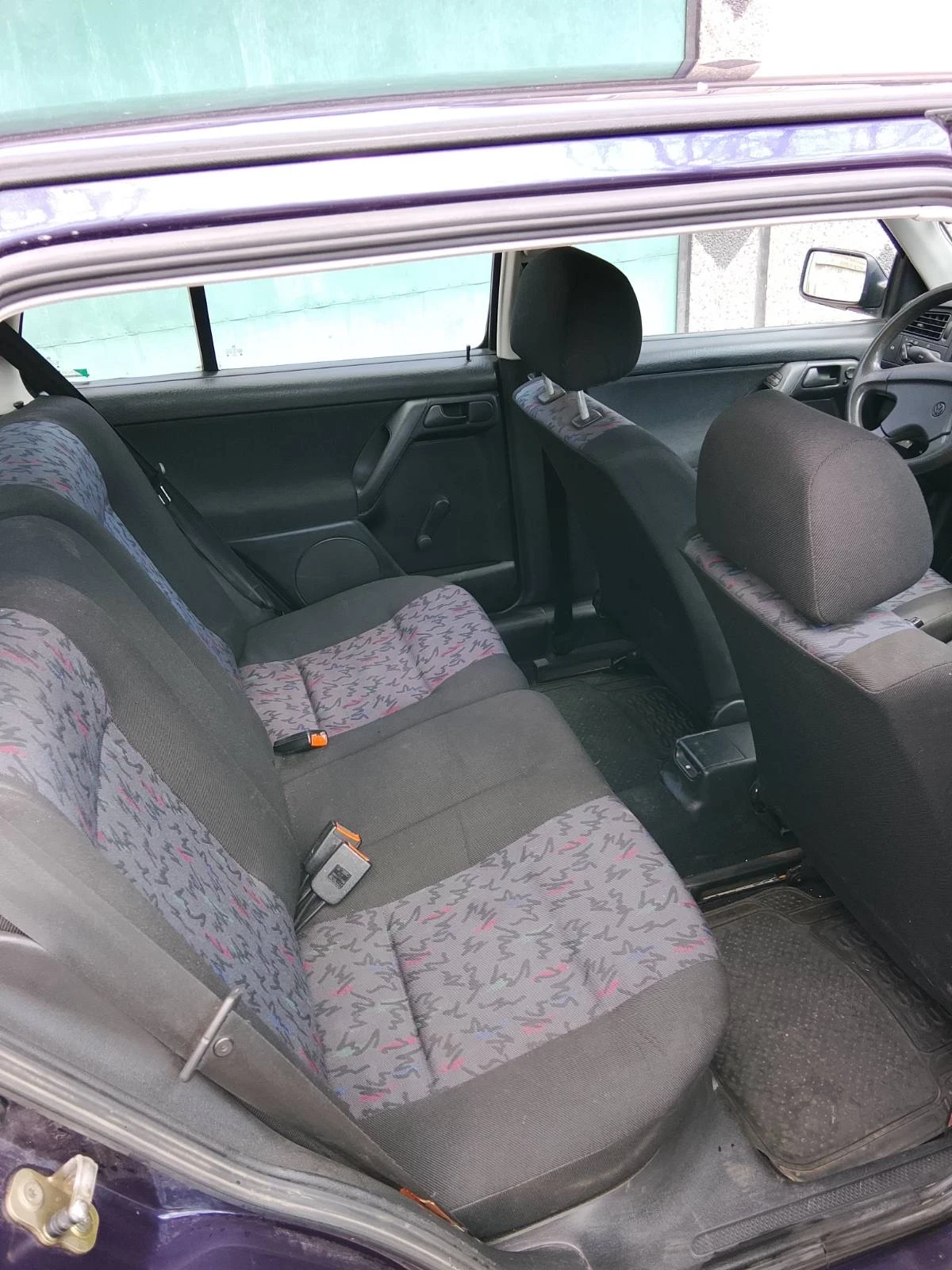 VW Golf 1.8 4X4, снимка 5 - Автомобили и джипове - 54573465