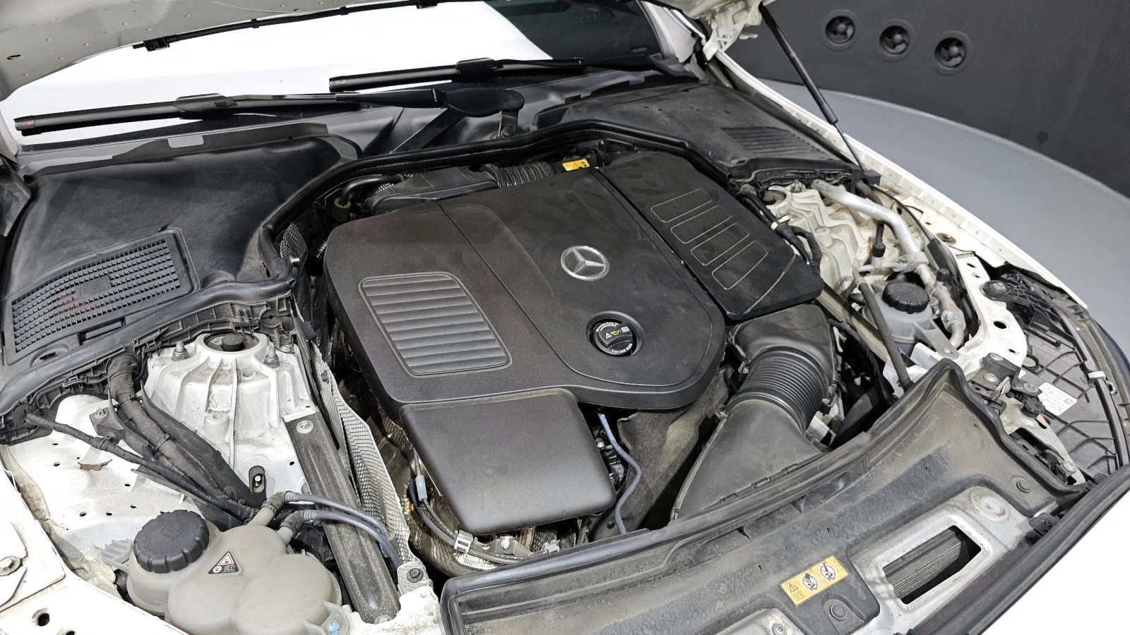 Mercedes-Benz C 300 Avantgarde | W206 | 2023 | Панорамен покрив | , снимка 6 - Автомобили и джипове - 54581859