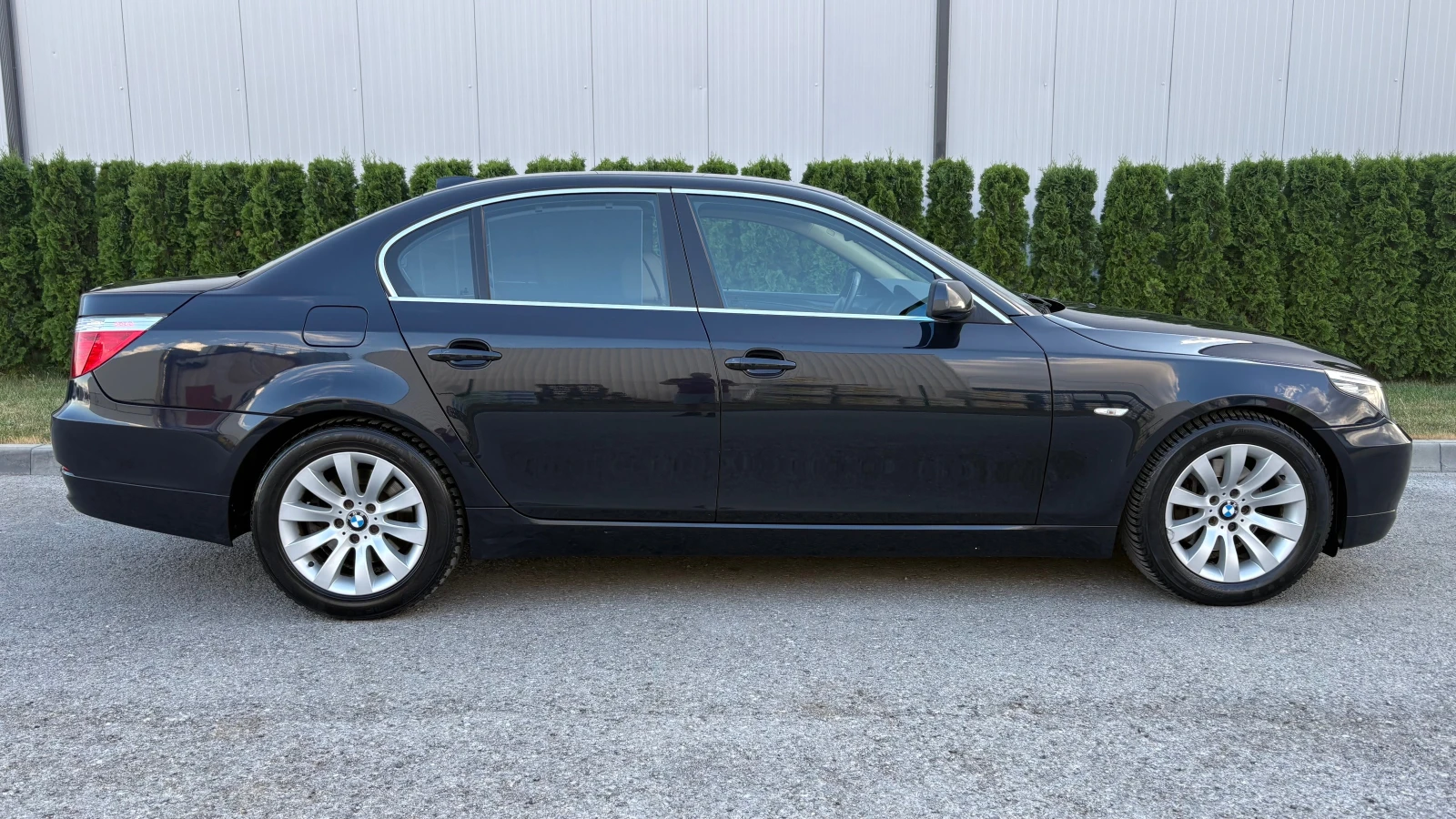 BMW 530 3.0d FACELIFT, снимка 4 - Автомобили и джипове - 55193720