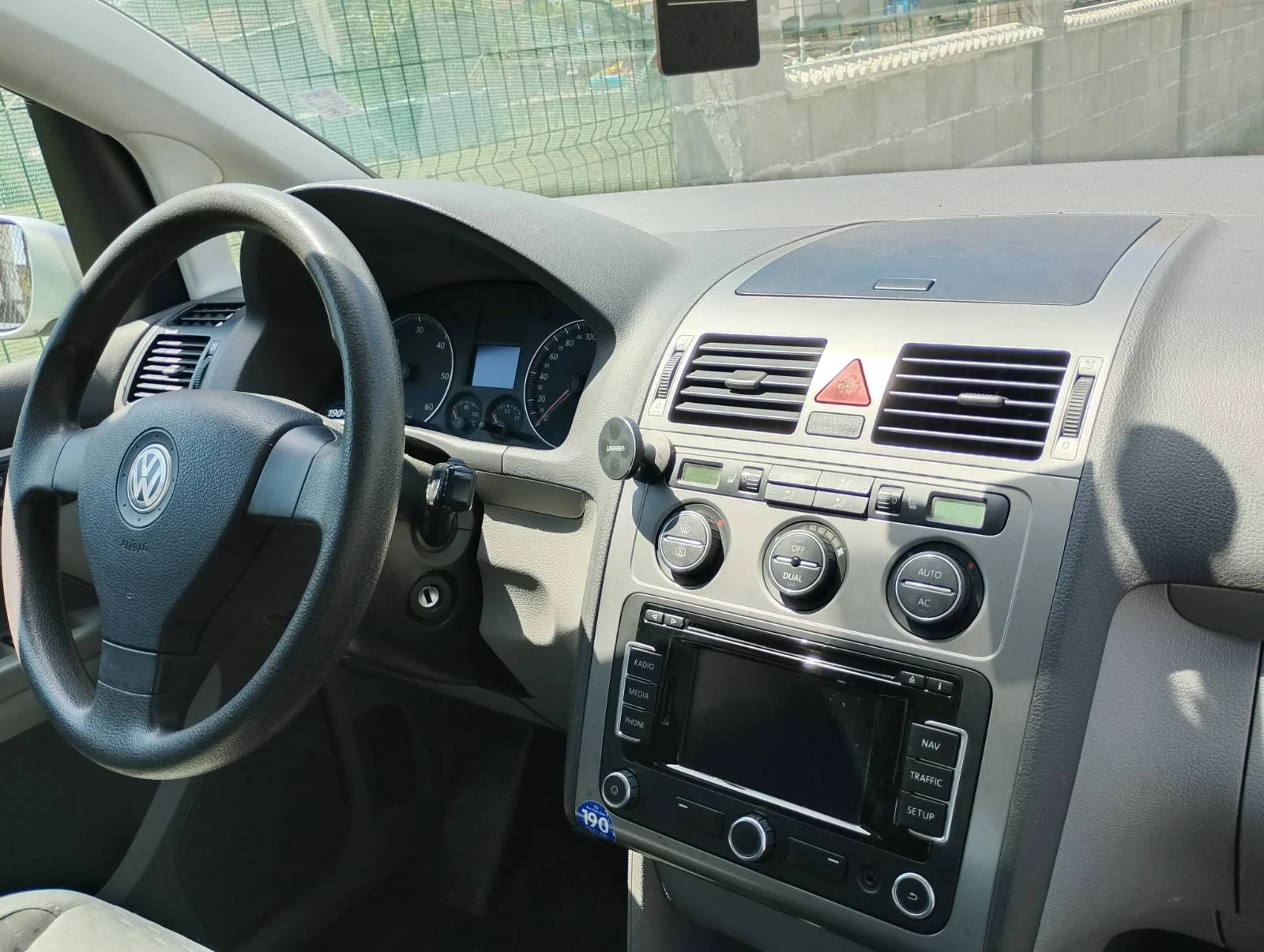 VW Touran 2.0  TDI  140KS 2008G, снимка 7 - Автомобили и джипове - 55329525