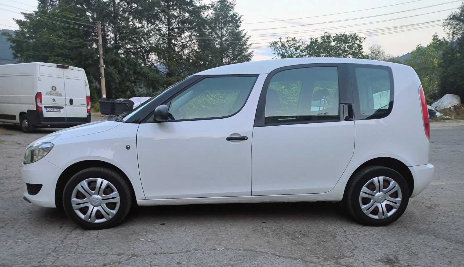 Skoda Roomster 1.2 РЕАЛНИ КИЛОМЕТРИ, снимка 4 - Автомобили и джипове - 55805601