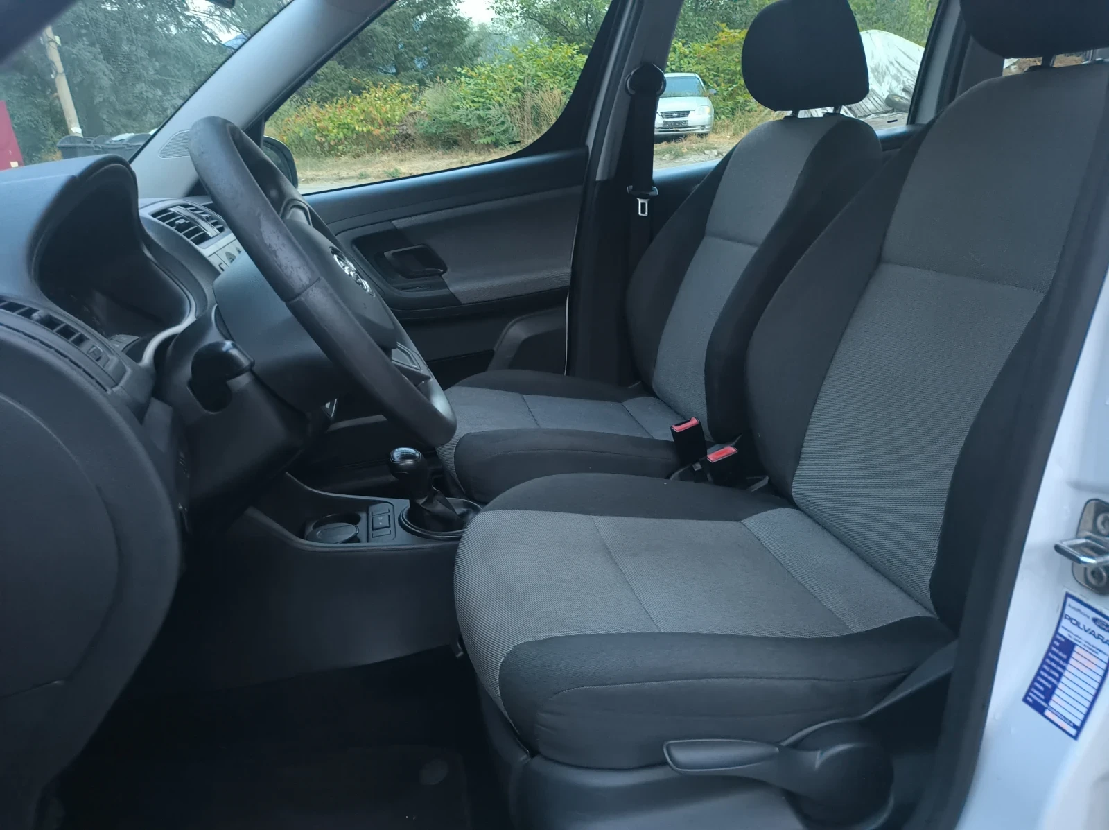 Skoda Roomster 1.2 РЕАЛНИ КИЛОМЕТРИ, снимка 9 - Автомобили и джипове - 55805601