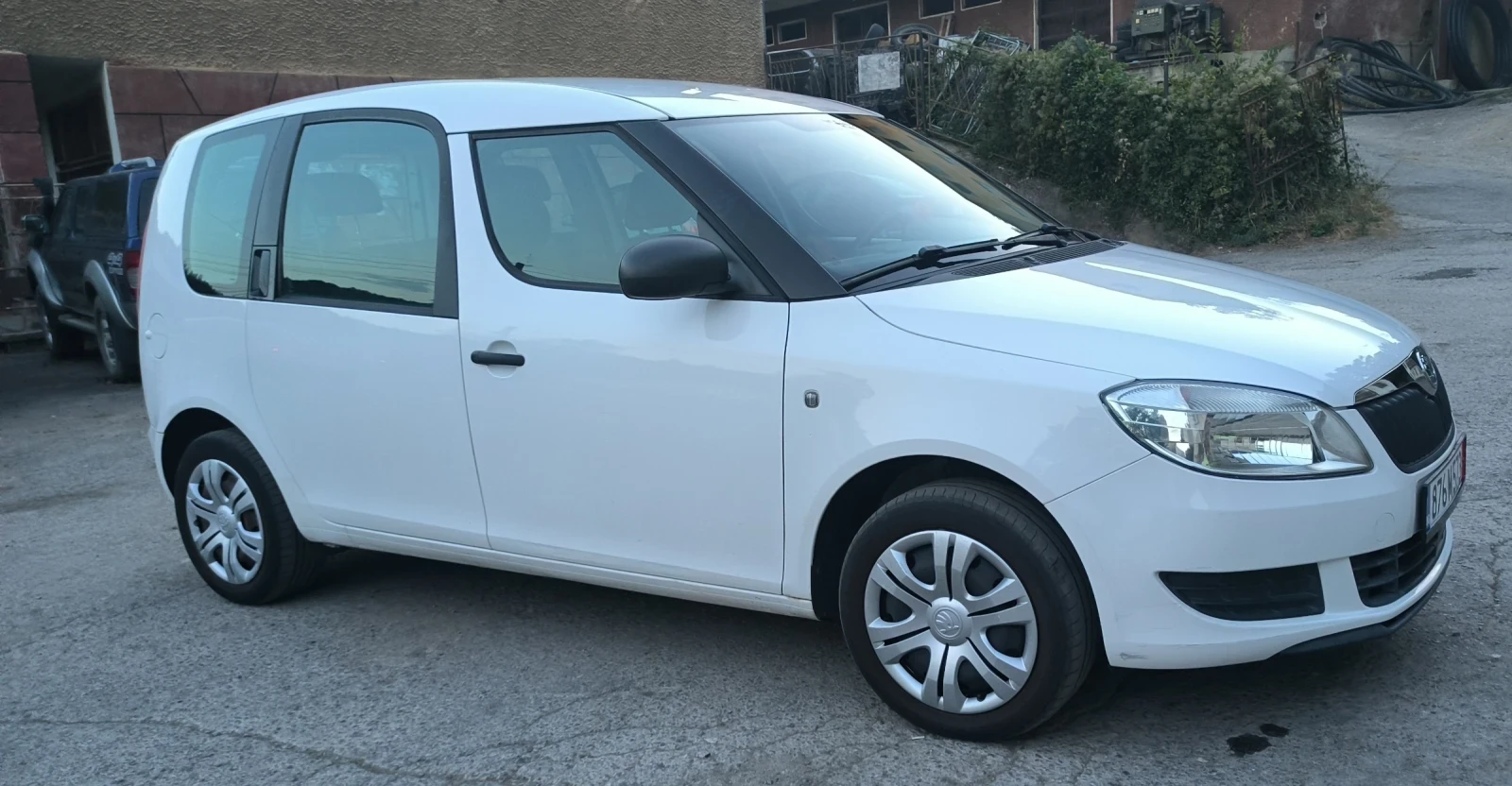 Skoda Roomster 1.2 РЕАЛНИ КИЛОМЕТРИ, снимка 2 - Автомобили и джипове - 55805601