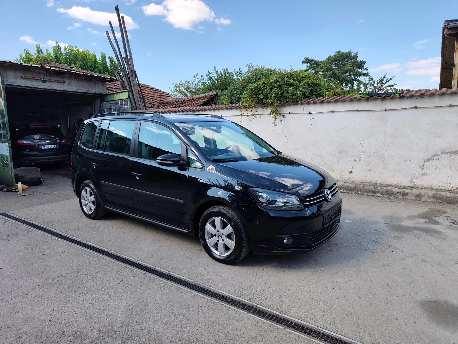VW Touran 1.6TDI Highline , снимка 7 - Автомобили и джипове - 56293615