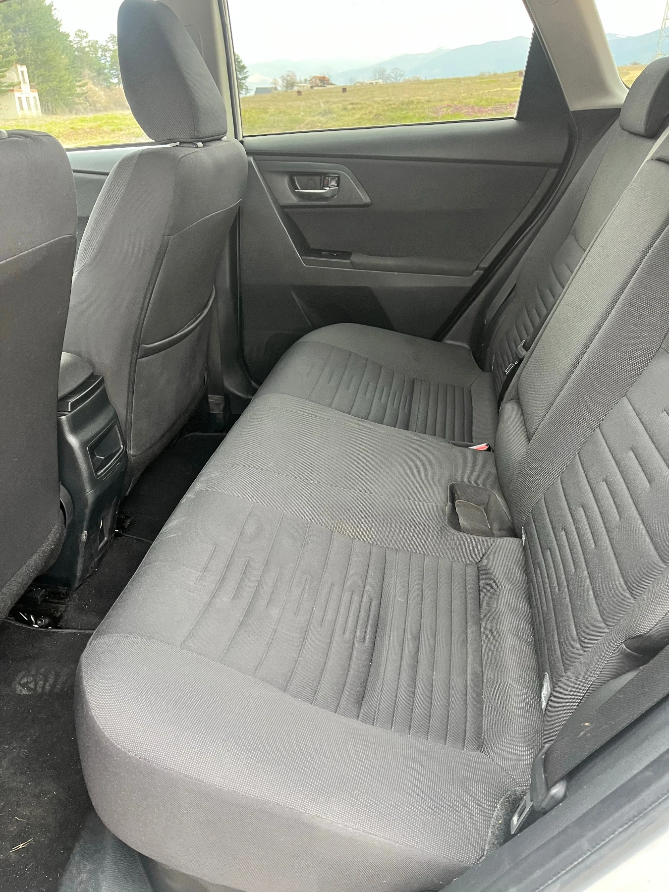 Toyota Auris, снимка 14 - Автомобили и джипове - 56512486