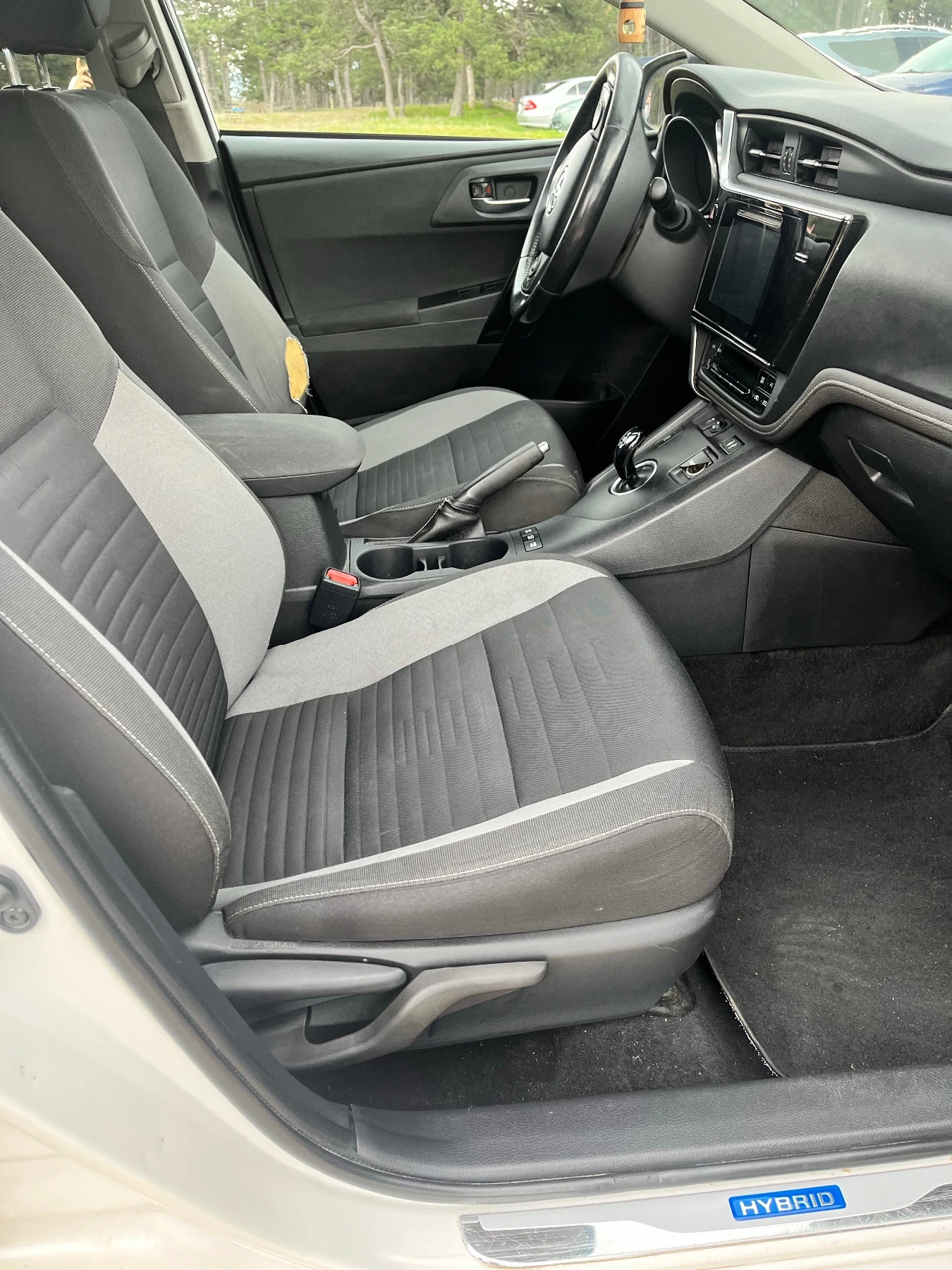 Toyota Auris, снимка 4 - Автомобили и джипове - 56512486