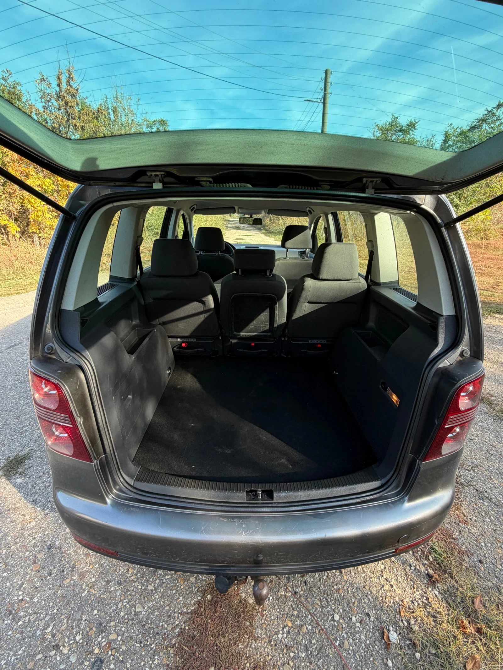 VW Touran, снимка 5 - Автомобили и джипове - 56690986