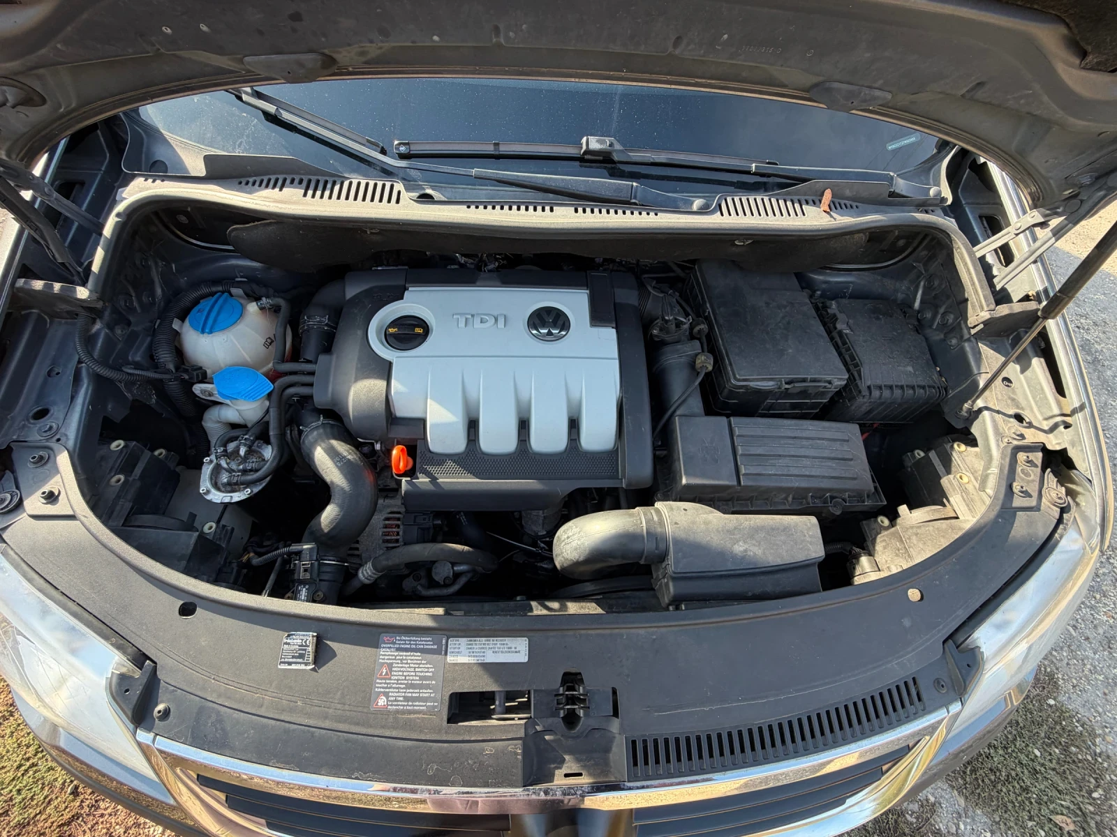 VW Touran, снимка 9 - Автомобили и джипове - 56690986