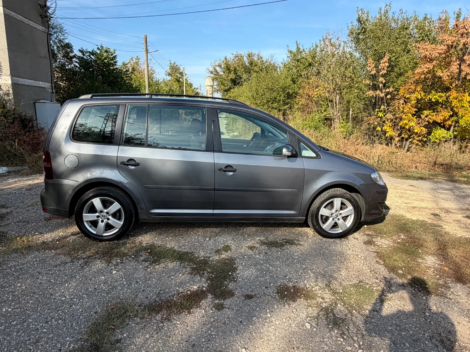 VW Touran, снимка 3 - Автомобили и джипове - 56690986